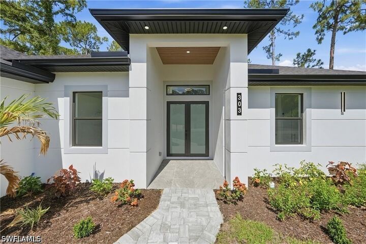 Property Photo:  303 McArthur Avenue  FL 33936 