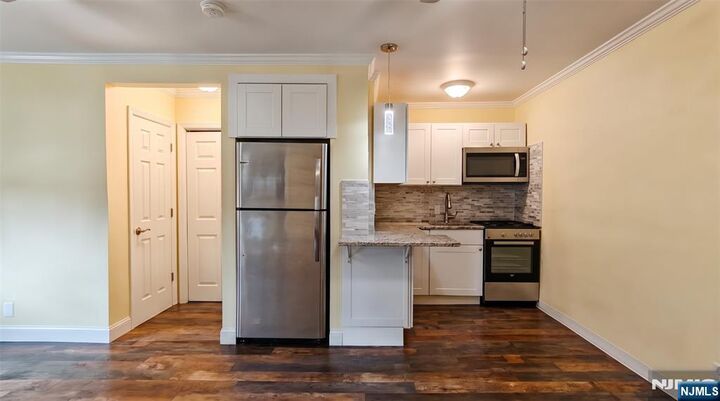 Property Photo: 3021 Edwin 2J NJ 07024