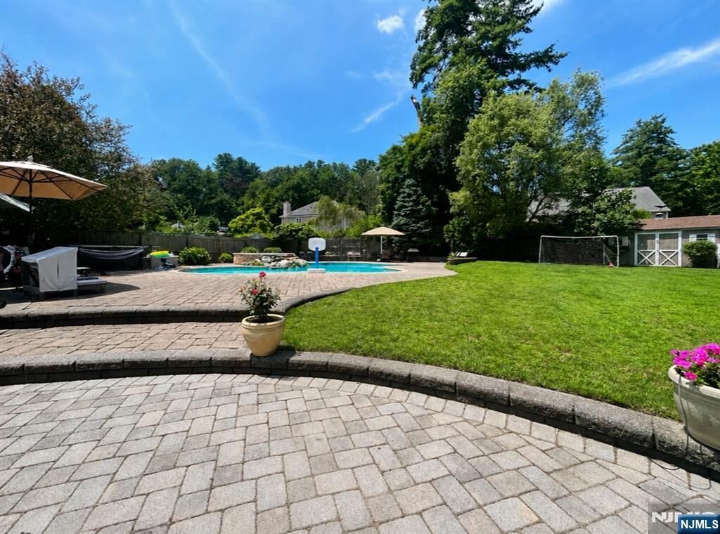Property Photo:  19 Hunterdon Place  NJ 07480 