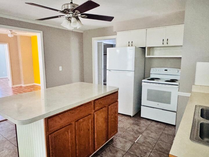 Property Photo:  410 Floyd Street  OH 43620 