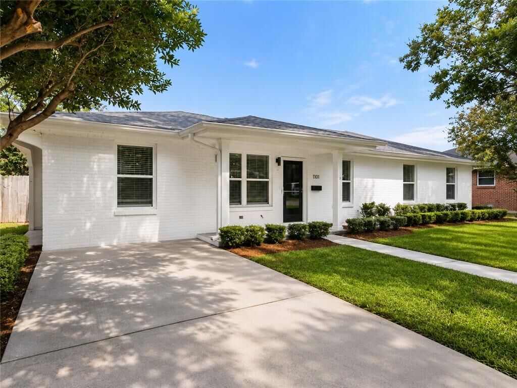 Property Photo: 1101 Neyrey Drive Drive LA 70001