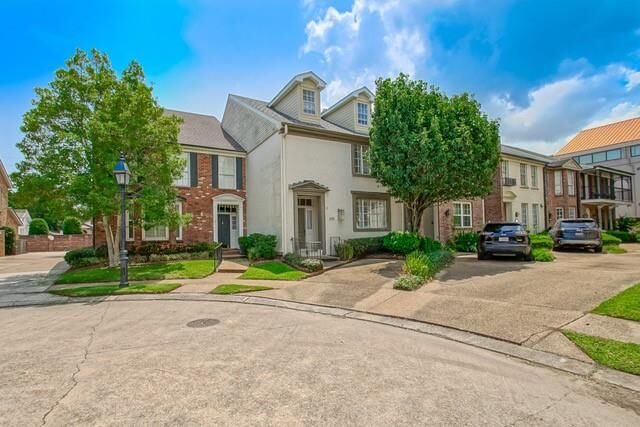 Property Photo: 208 Rue St Peter Street LA 70005