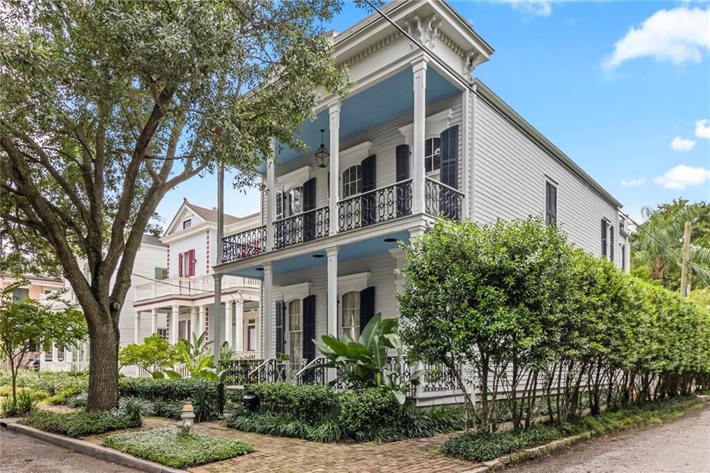 Property Photo:  3201 Chestnut Street  LA 70115 