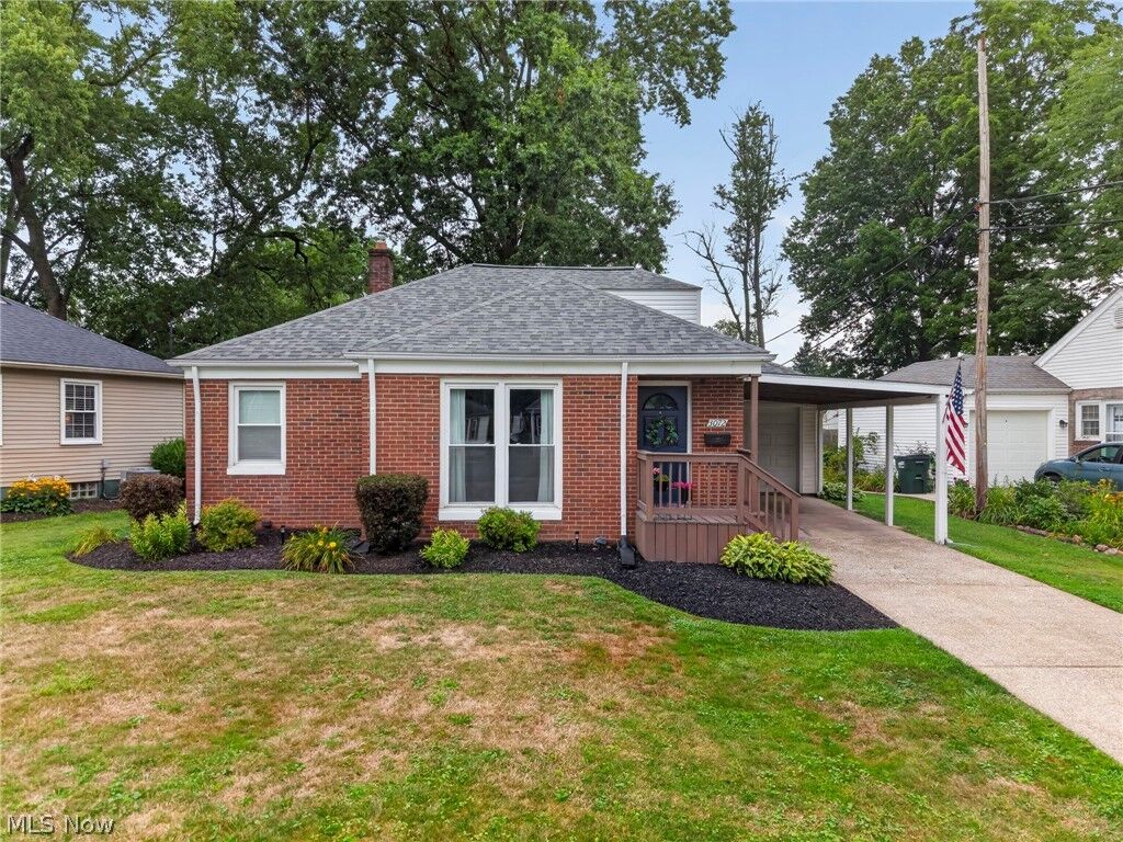 Property Photo:  3072 Rowford Avenue SW  OH 44646 
