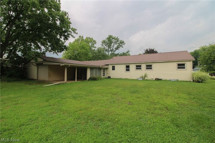 Property Photo: 6707 James Street OH 44514