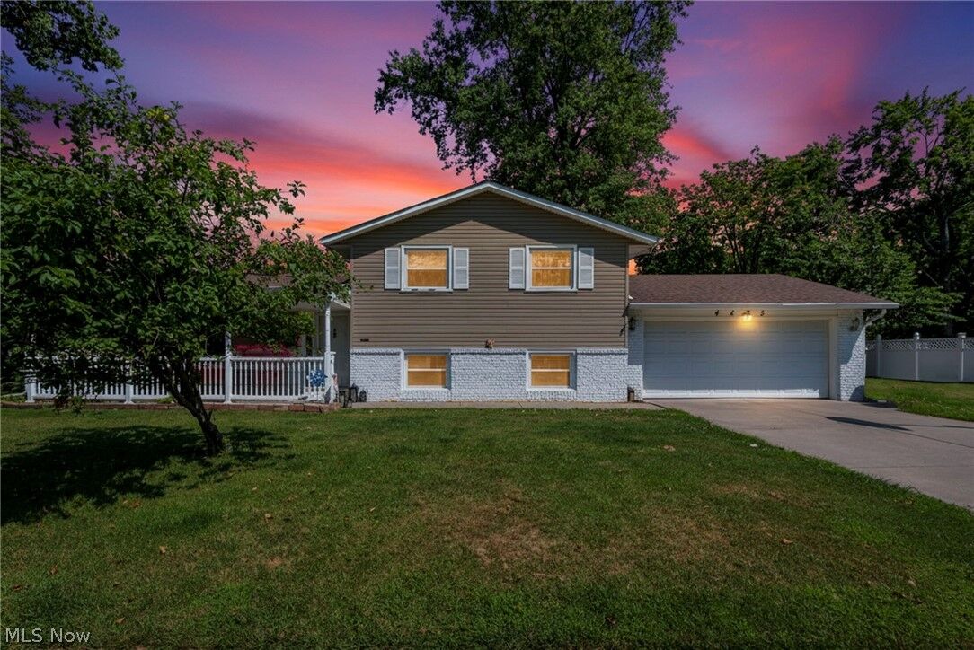 Property Photo: 4425 Queen Anne Avenue OH 44052
