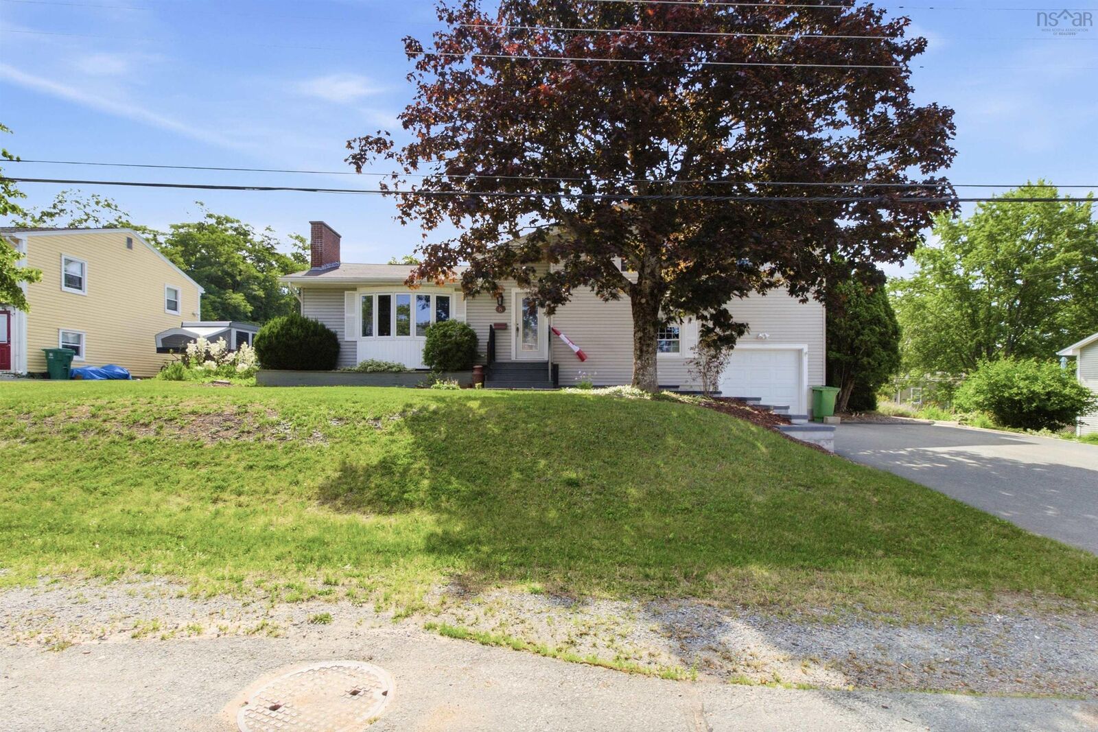 Property Photo: 8 Lakeview Drive NS B0N 2T0
