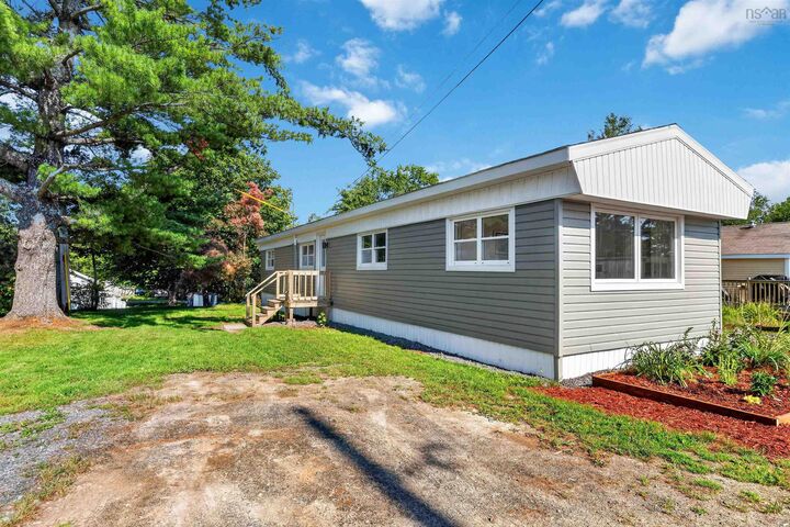 13 Hilltop Drive — photo 1