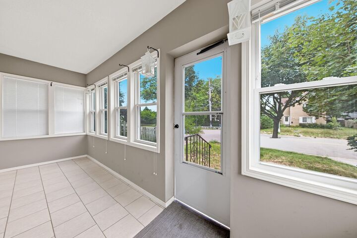 Property Photo: 1004 Western Avenue N MN 55117