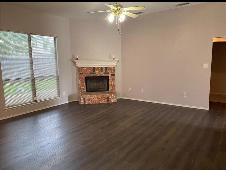 Property Photo: 7933 Mourning Dove Drive TX 76002