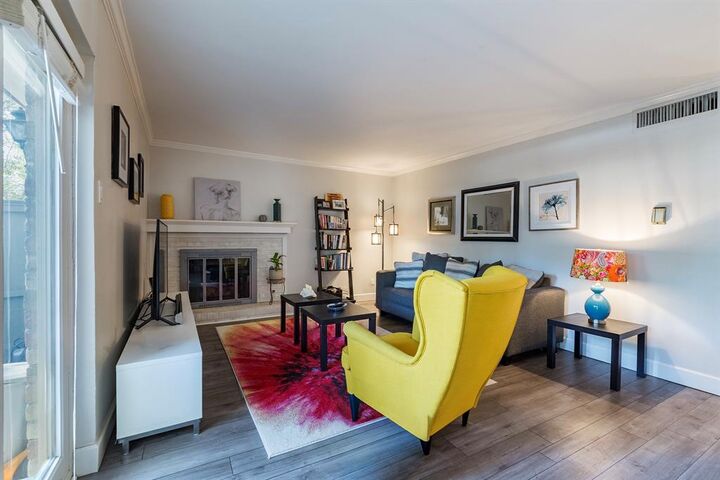 Property Photo: 7707 Meadow Park Drive 104 TX 75230