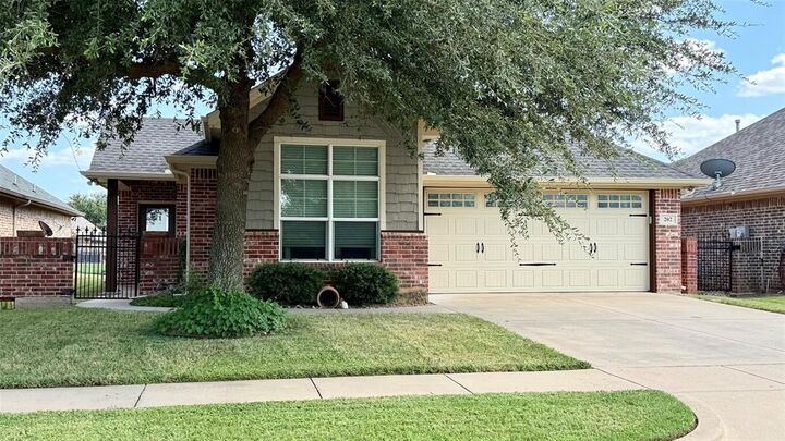 Property Photo:  202 Captains Court  TX 76049 