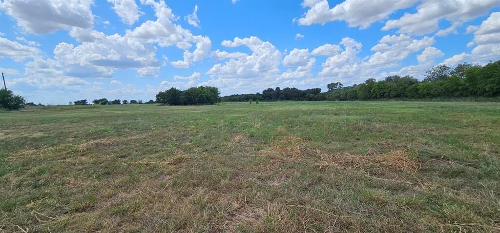 Property Photo: 553 Hcr 3110 N TX 76621