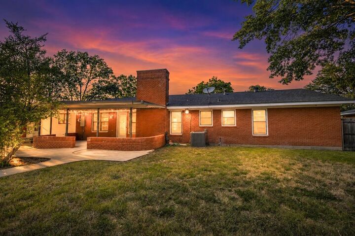 Property Photo: 1332 Westwood Street TX 76710