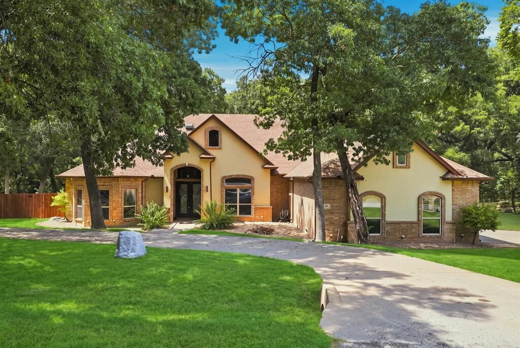 Property Photo: 159 Willow Run TX 75165