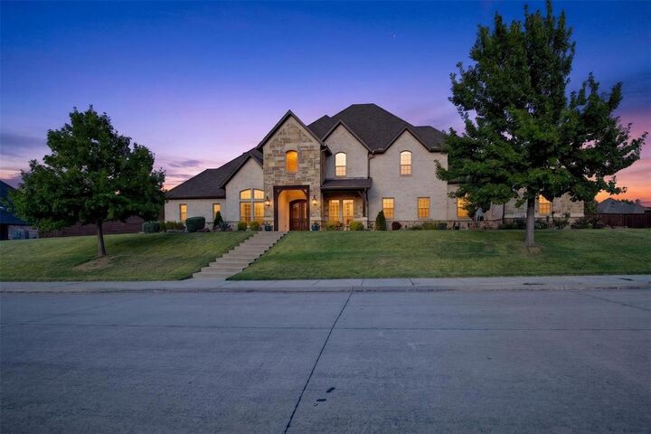 Property Photo: 1100 Stone Ridge Lane TX 75115