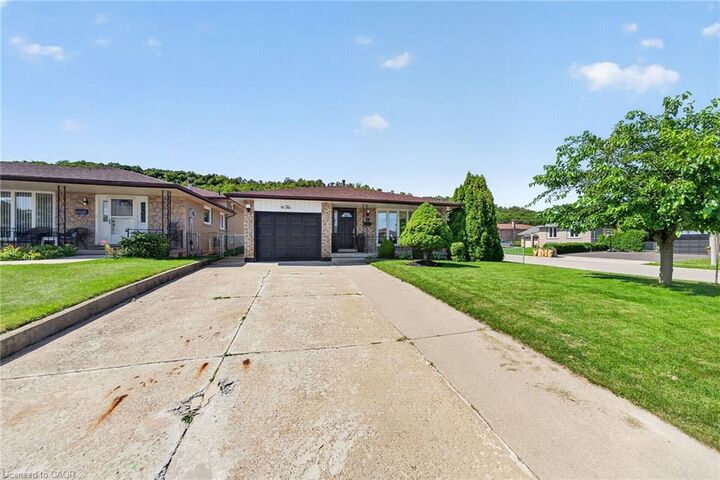 Property Photo: 10 Glen Cannon Drive ON L8G 2Z7