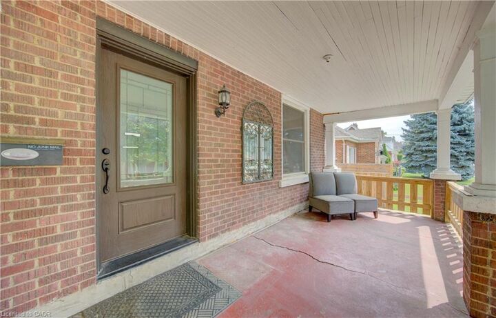Property Photo:  69 Hungerford Road  ON N3C 2P7 