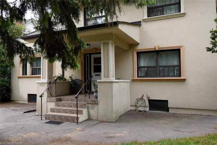 Property Photo: 1052 Deta Road 3 ON L5E 2R5