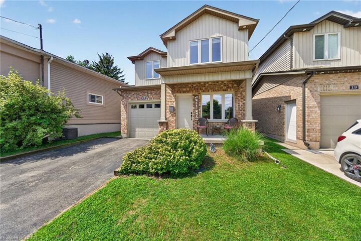 Property Photo:  17 Grantham Avenue S  ON L2P 3B3 