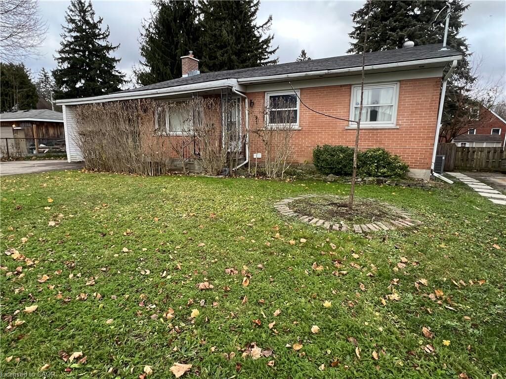 Property Photo:  62 Sunnyhill Road Lower  ON N3C 1J4 