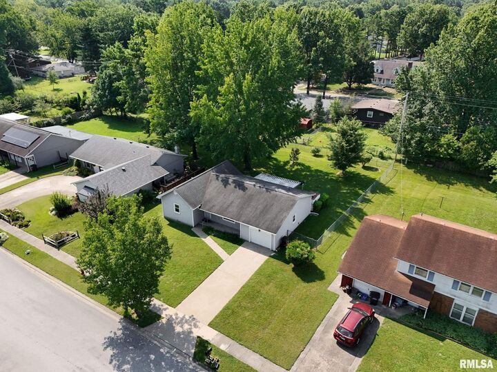 Property Photo:  1803 W Walnut Street  IL 62901 