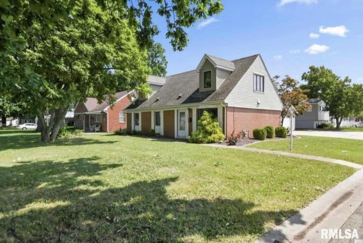 Property Photo: 3034 Fillmore Street IL 62704