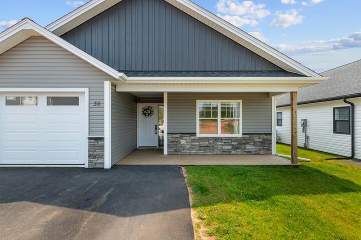 Property Photo:  36 Emily Drive  PE C1C 0Z4 