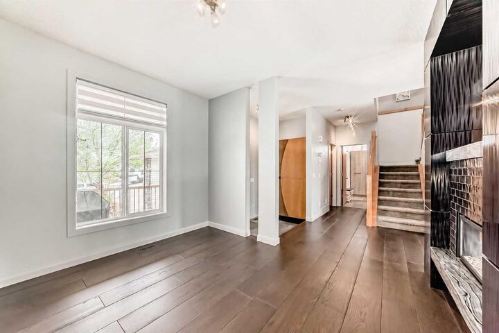 Property Photo: 11 Cresthaven Bay SW AB T3B 5Y1