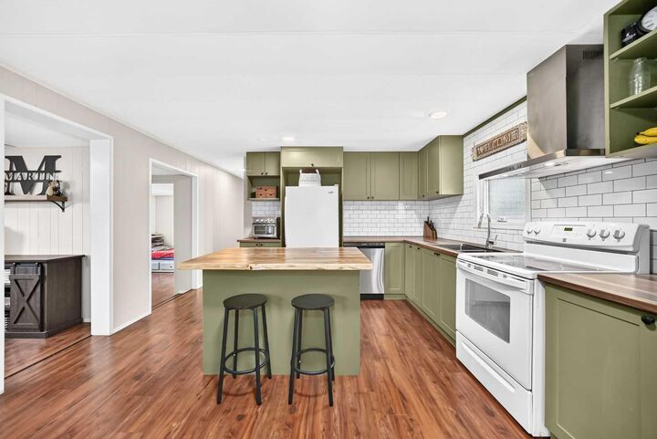 Property Photo: 840 Spring Haven Court SE AB T4A 1B7