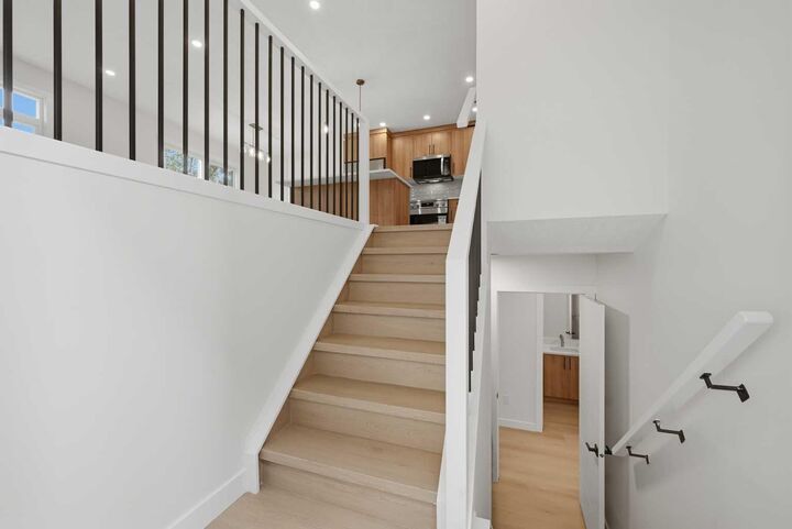 Property Photo:  1387 Berkley Drive NW  AB T3K 1T5 