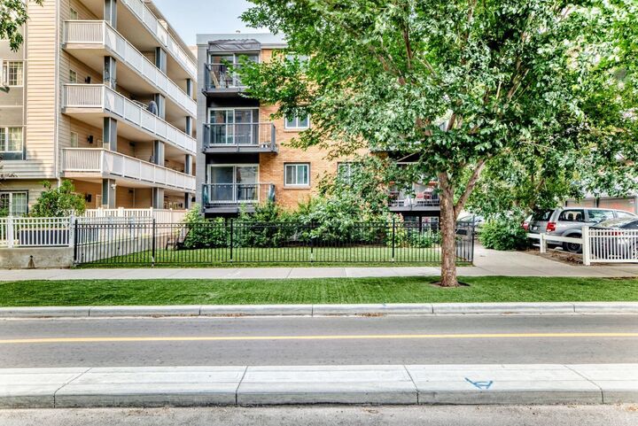 Property Photo:  812 15 Avenue SW 104  AB T2R 0S1 