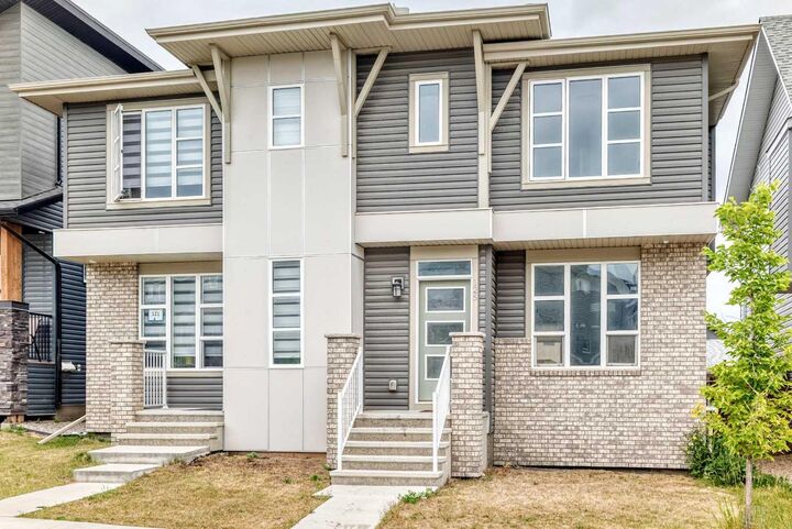 125 Herron Mews NE — photo 1