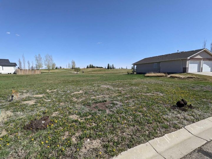 Property Photo:  1502 Whispering Drive  AB T0L 2B0 
