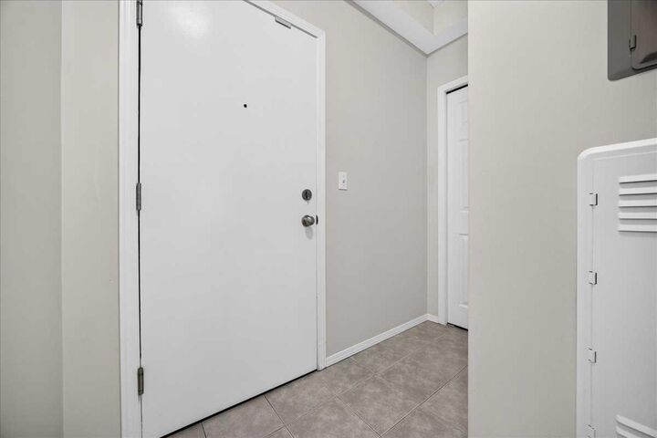 Property Photo: 325 3 Street SE 701 AB T2G 0T9