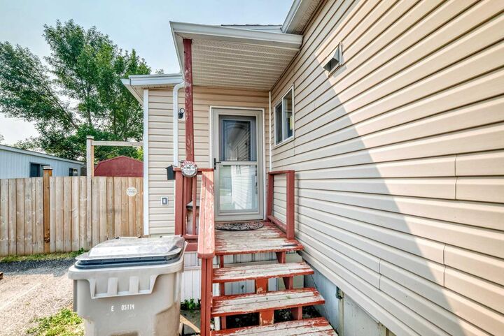 Property Photo: 6220 17 Avenue SE 63 AB T2A 0W6