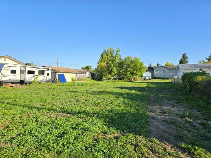 24 1 Avenue NE — photo 1