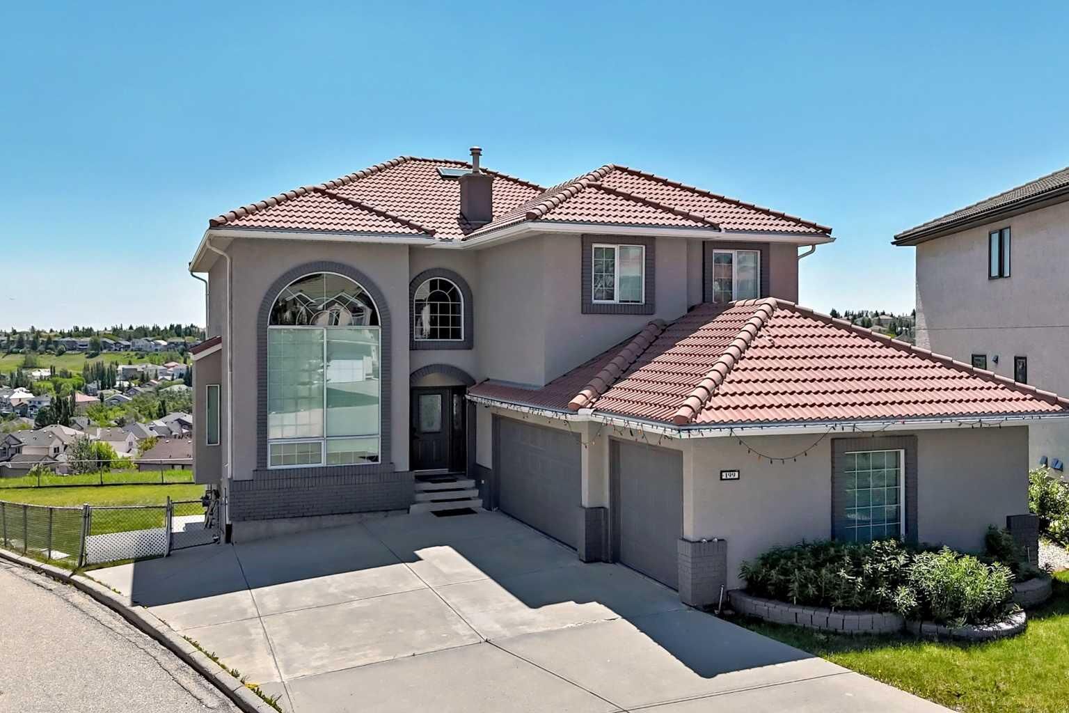 Property Photo: 199 Hampstead Way NW AB T3A 6H6