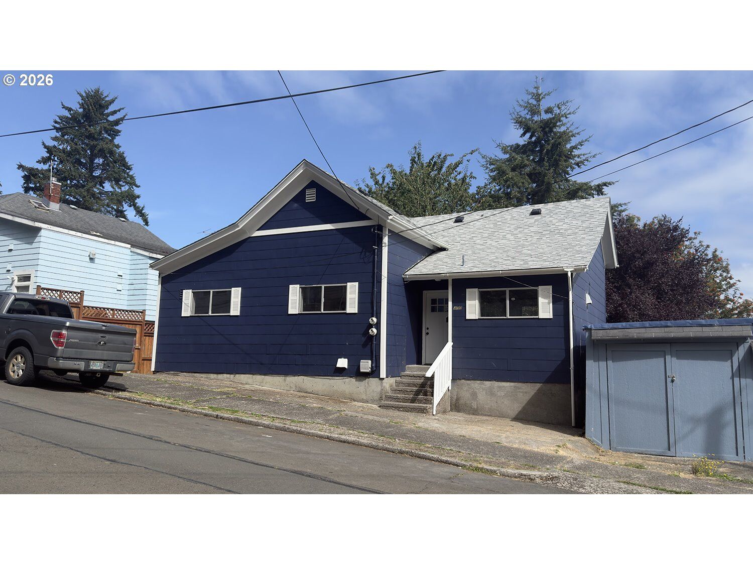Property Photo: 450 Commercial St OR 97103