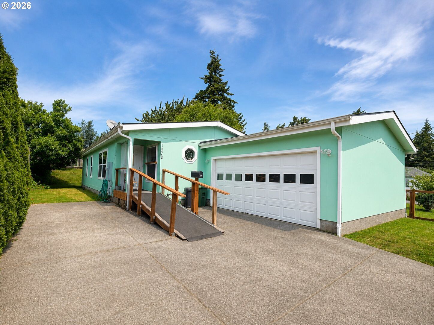 Property Photo:  1454 Myrtle Ave  OR 97420 