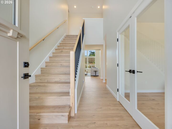 Property Photo: 1383 Seabright Way OR 97138