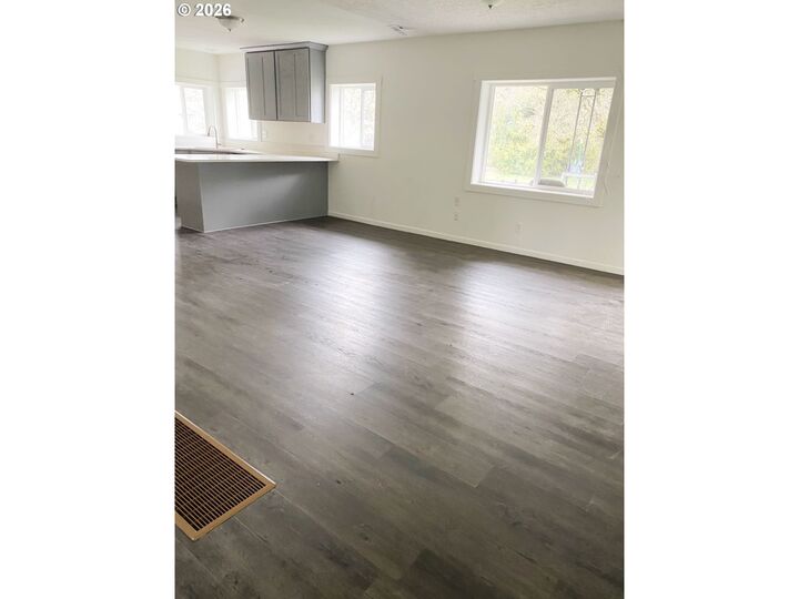 Property Photo: 227 SE 129th Ave OR 97233