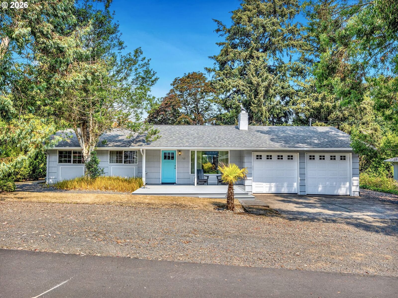 Property Photo:  712 B St  OR 97138 