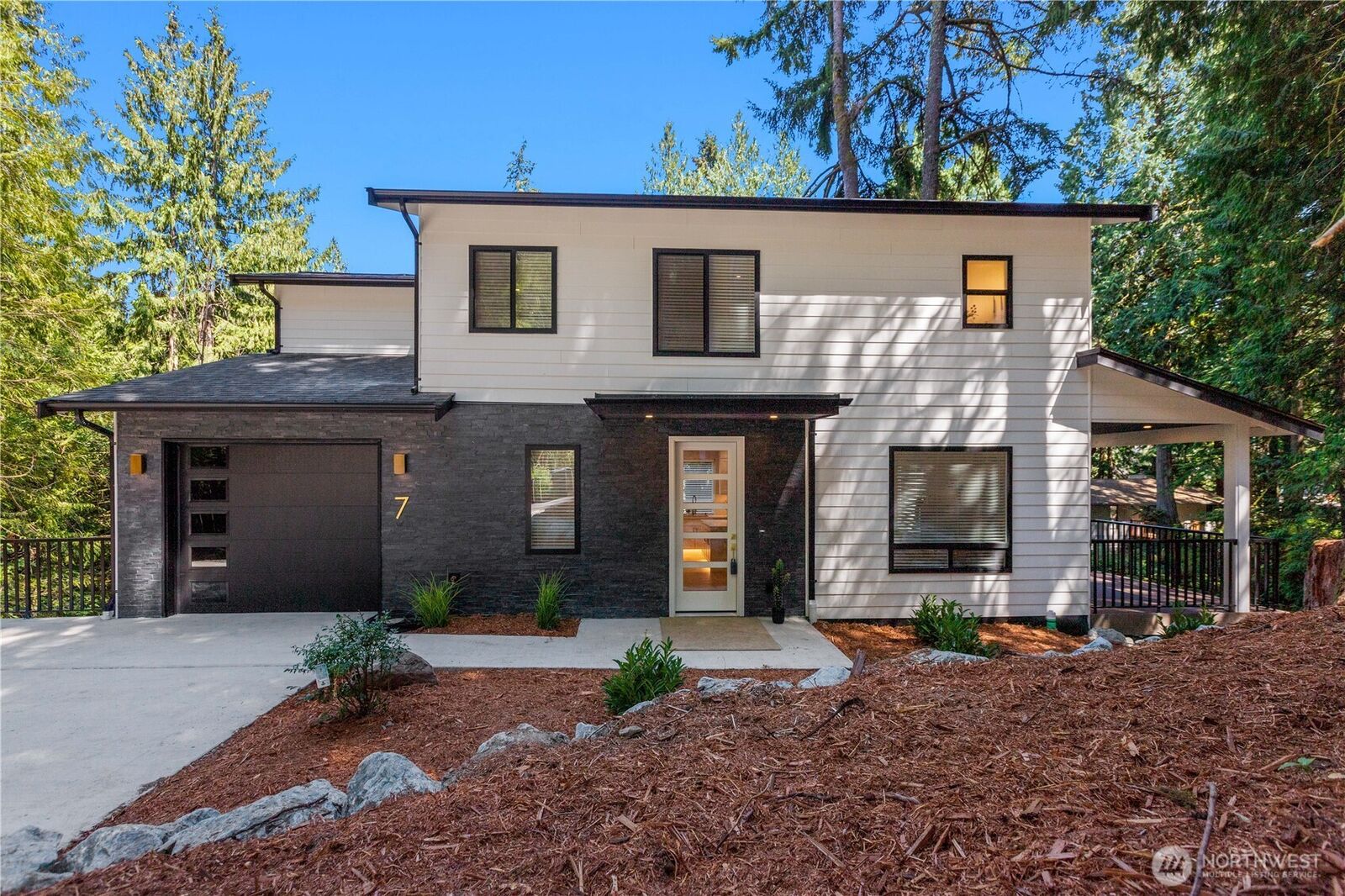 Property Photo:  7  Maple Court  WA 98229 