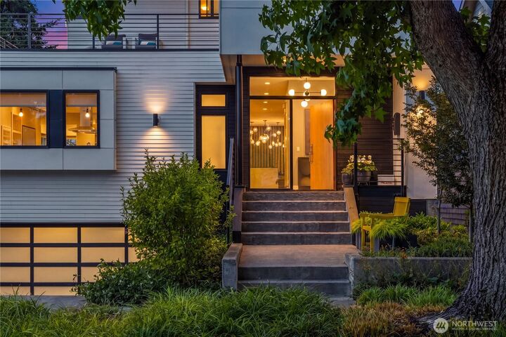 Property Photo:  3215  39th Avenue W  WA 98199 
