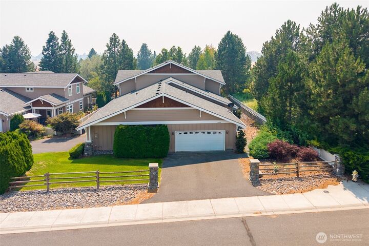 Property Photo: 6335 Murray Way NE B WA 98837