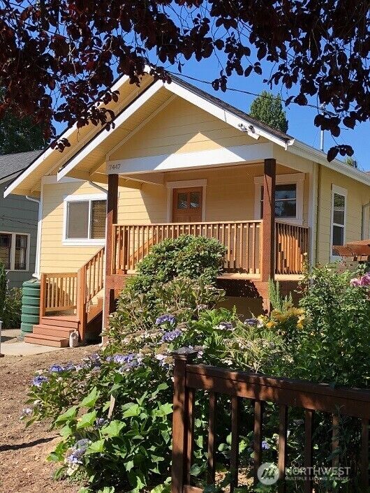 Property Photo: 7447 Corliss Avenue N WA 98103