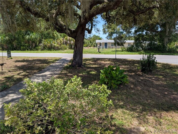Property Photo:  716 S Eden Gardens Avenue  FL 34450 