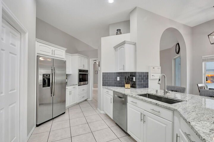 Property Photo: 11723 Waterbend Court FL 33414