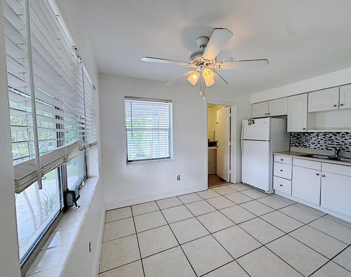 Property Photo:  202 SE 3rd Terrace 1  FL 33004 